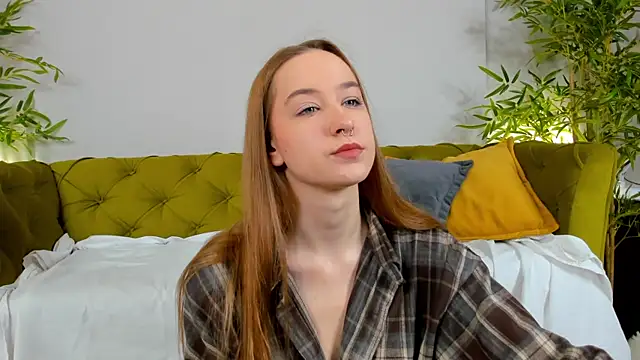 Snapshot of Sweett_Monica chatting on 22, 9, 2025 Sweett Monica online show from 22, 9, 2025