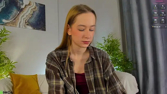 Snapshot of Sweett_Monica chatting on 4, 11, 2025 Sweett Monica online show from 4, 11, 2025