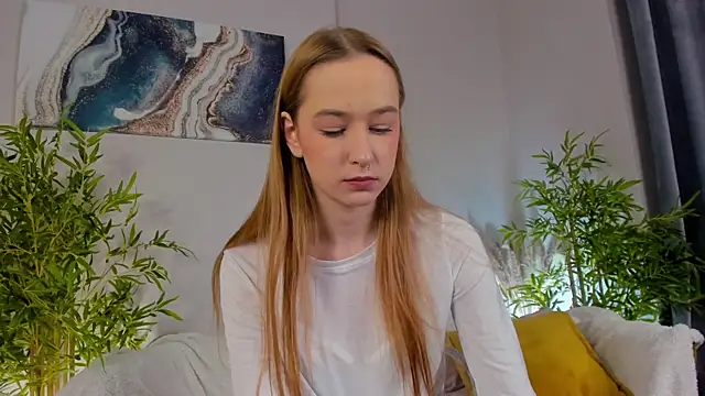 Snapshot of Sweett_Monica chatting on 15, 11, 2025 Sweett Monica online show from 15, 11, 2025