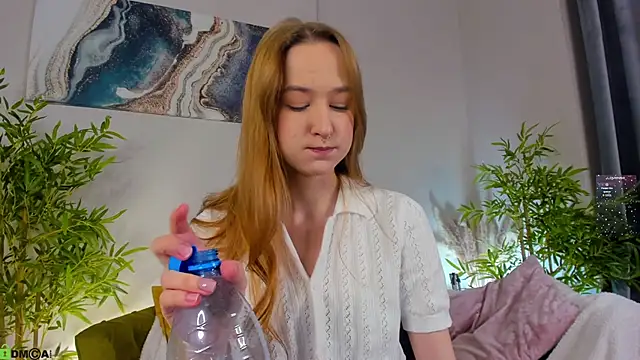 Snapshot of Sweett_Monica chatting on 16, 11, 2025 Sweett Monica online show from 16, 11, 2025