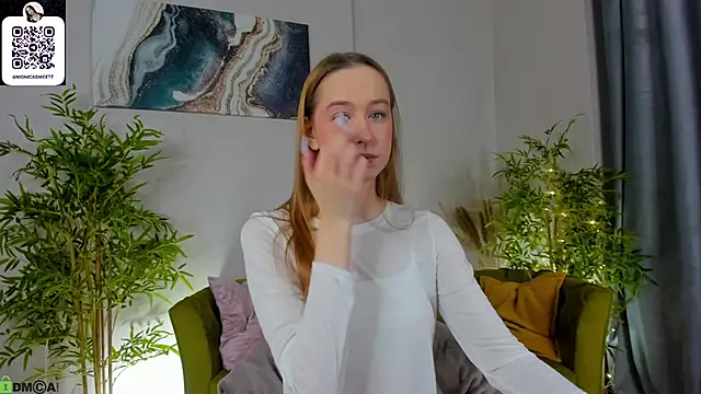 Snapshot of Sweett_Monica chatting on 5, 12, 2025 Sweett Monica online show from 5, 12, 2025