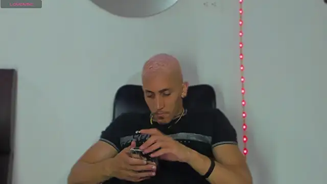 MikeRoss7777 online show from 16, 2, 2025