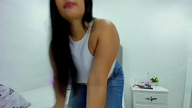 andrea osorio  online show from 7, 2, 2025