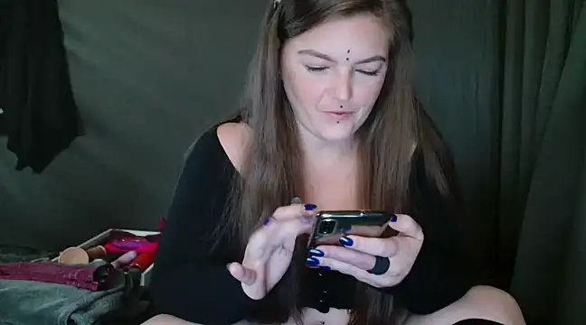 Snapshot of SherineDivine chatting on 5, 12, 2024 SherineDivine online show from 5, 12, 2024