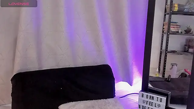 noemi foxxx online show from 19, 7, 2026
