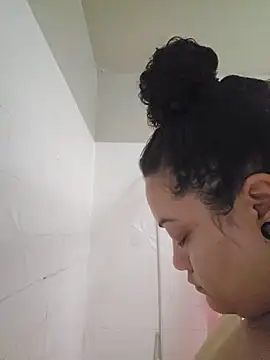 honeeyyy pot online show from 25, 10, 2025