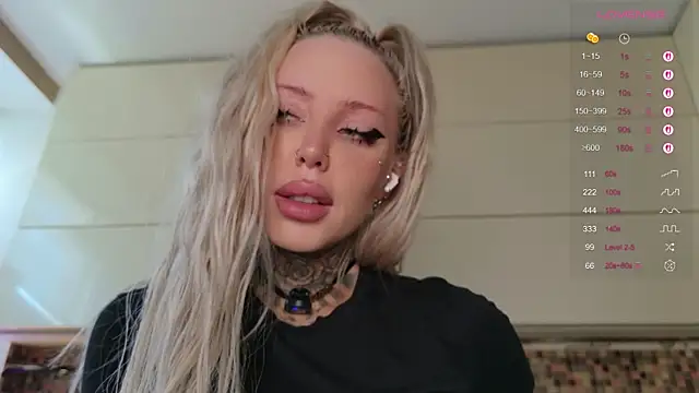 Snapshot of 2badforyou chatting on 17, 7, 2026 2badforyou online show from 17, 7, 2026