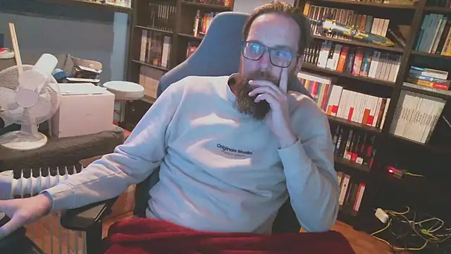 Snapshot of MeSteff chatting on 12, 1, 2025 MeSteff online show from 12, 1, 2025