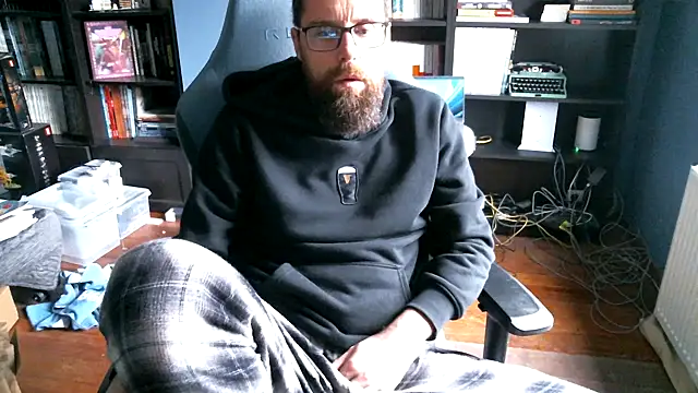 Snapshot of MeSteff chatting on 9, 11, 2025 MeSteff online show from 9, 11, 2025