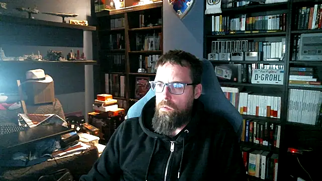 Snapshot of MeSteff chatting on 3, 4, 2026 MeSteff online show from 3, 4, 2026