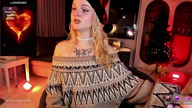 Snapshot of misschloe__ chatting on 12, 12, 2024 misschloe online show from 12, 12, 2024