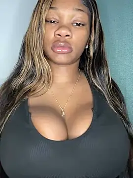 Snapshot of CharismaaBanx chatting on 28, 12, 2024 CharismaaBanx online show from 28, 12, 2024