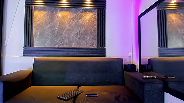 liam genner  online show from 5, 11, 2025