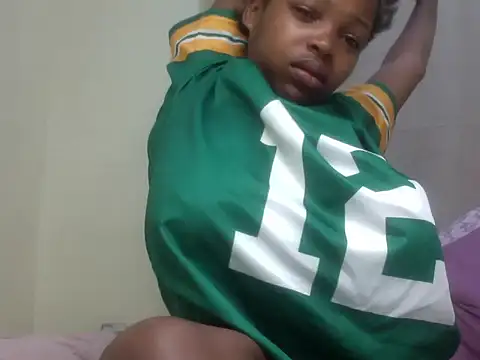 Snapshot of queen-sasha chatting on 18, 11, 2025 queen-sasha online show from 18, 11, 2025