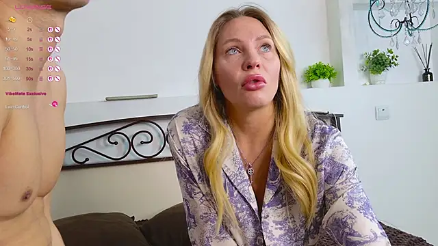 Snapshot of Hotel__California chatting on 8, 2, 2026 Hotel California online show from 8, 2, 2026