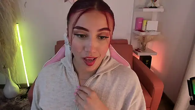 Snapshot of veronicaxx69 chatting on 24, 4, 2026 veronicaxx69 online show from 24, 4, 2026