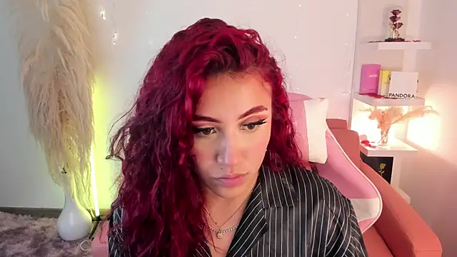 Snapshot of veronicaxx69 chatting on 28, 4, 2026 veronicaxx69 online show from 28, 4, 2026