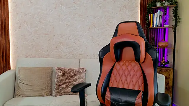 AdanReilly online show from 4, 4, 2026