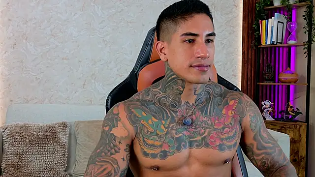 Snapshot of AdanReilly chatting on 13, 5, 2026 AdanReilly online show from 13, 5, 2026