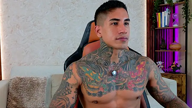 Snapshot of AdanReilly chatting on 28, 5, 2026 AdanReilly online show from 28, 5, 2026