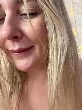 LadyLolyPop  online show from 4, 2, 2025