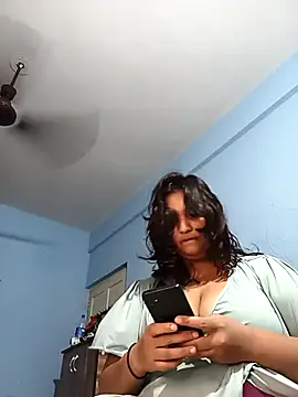 Snapshot of HottyOlly chatting on 6, 10, 2025 HottyOlly online show from 6, 10, 2025