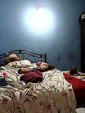 Snapshot of HottyOlly chatting on 3, 11, 2025 HottyOlly online show from 3, 11, 2025