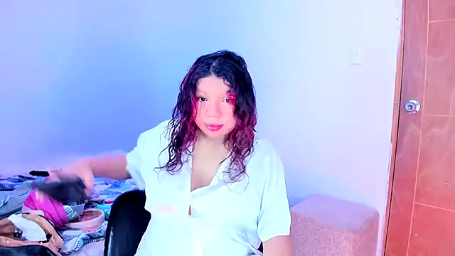 Snapshot of Emily_Coper18 chatting on 13, 6, 2026 Emily Coper18 online show from 13, 6, 2026
