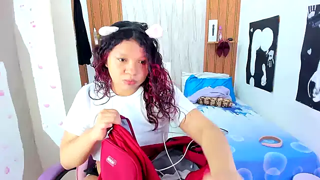 Snapshot of Emily_Coper18 chatting on 17, 7, 2026 Emily Coper18 online show from 17, 7, 2026