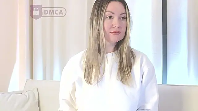 Snapshot of ElleCherry chatting on 7, 3, 2025 ElleCherry online show from 7, 3, 2025