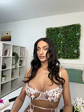 Snapshot of AylinRoss chatting on 19, 1, 2025 AylinRoss online show from 19, 1, 2025