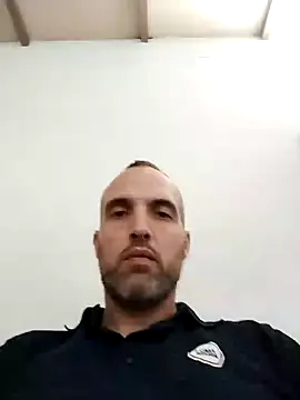 Snapshot of leon3875 chatting on 7, 1, 2025 leon3875 online show from 7, 1, 2025