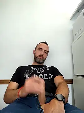 Snapshot of leon3875 chatting on 6, 3, 2025 leon3875 online show from 6, 3, 2025