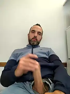 Snapshot of leon3875 chatting on 13, 3, 2025 leon3875 online show from 13, 3, 2025