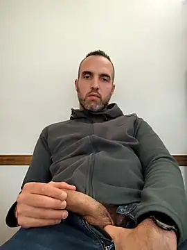 Snapshot of leon3875 chatting on 12, 9, 2025 leon3875 online show from 12, 9, 2025