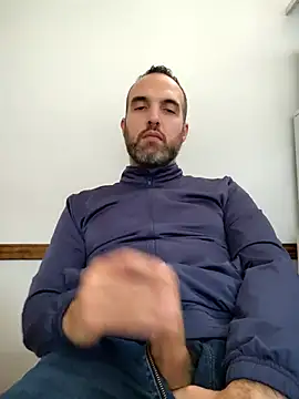 Snapshot of leon3875 chatting on 23, 9, 2025 leon3875 online show from 23, 9, 2025