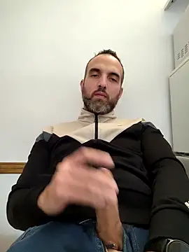 Snapshot of leon3875 chatting on 26, 9, 2025 leon3875 online show from 26, 9, 2025