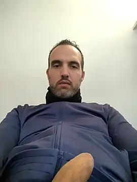 Snapshot of leon3875 chatting on 17, 10, 2025 leon3875 online show from 17, 10, 2025