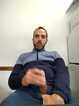 Snapshot of leon3875 chatting on 28, 10, 2025 leon3875 online show from 28, 10, 2025