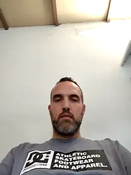 Snapshot of leon3875 chatting on 26, 11, 2025 leon3875 online show from 26, 11, 2025