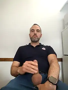 Snapshot of leon3875 chatting on 28, 11, 2025 leon3875 online show from 28, 11, 2025