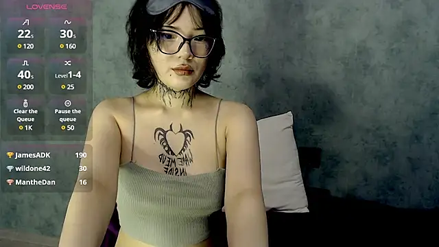 Snapshot of LizzieLight chatting on 2, 12, 2024 LizzieLight online show from 2, 12, 2024