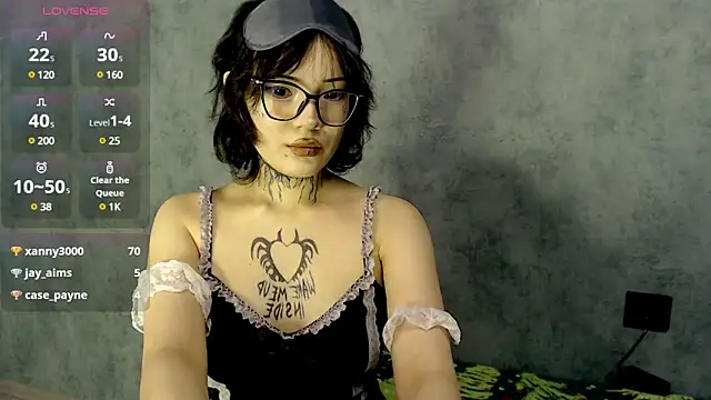 Snapshot of LizzieLight chatting on 10, 12, 2024 LizzieLight online show from 10, 12, 2024