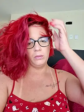 Snapshot of Escarlate4you_ chatting on 19, 7, 2026 Escarlate4you online show from 19, 7, 2026