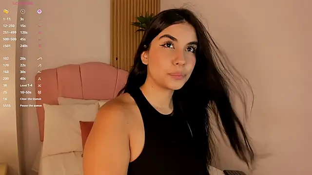 Snapshot of Mara_Betancurt chatting on 7, 7, 2026 Mara Betancurt online show from 7, 7, 2026