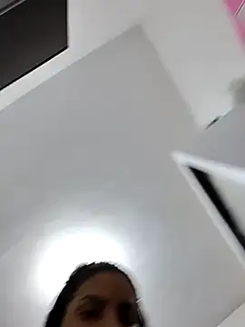 Bella Anjoss online show from 1, 2, 2025