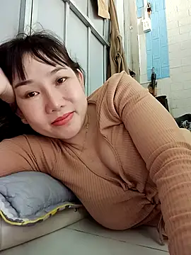 Snapshot of Ana_love2000 chatting on 10, 10, 2025 Ana love2000 online show from 10, 10, 2025