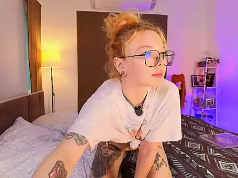 Snapshot of juicyshow_ chatting on 10, 10, 2025 juicyshow  online show from 10, 10, 2025