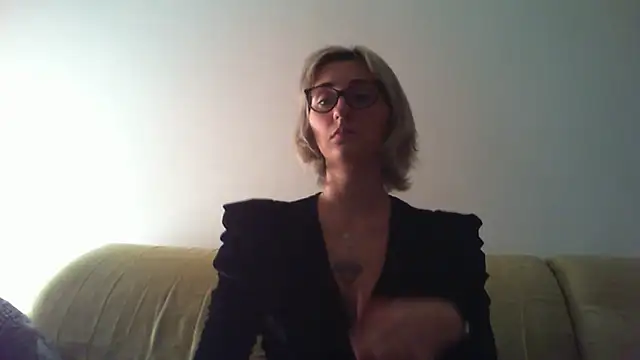 sexy blondie92 online show from 19, 1, 2025