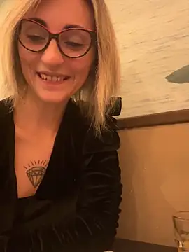 sexy blondie92 online show from 13, 12, 2025